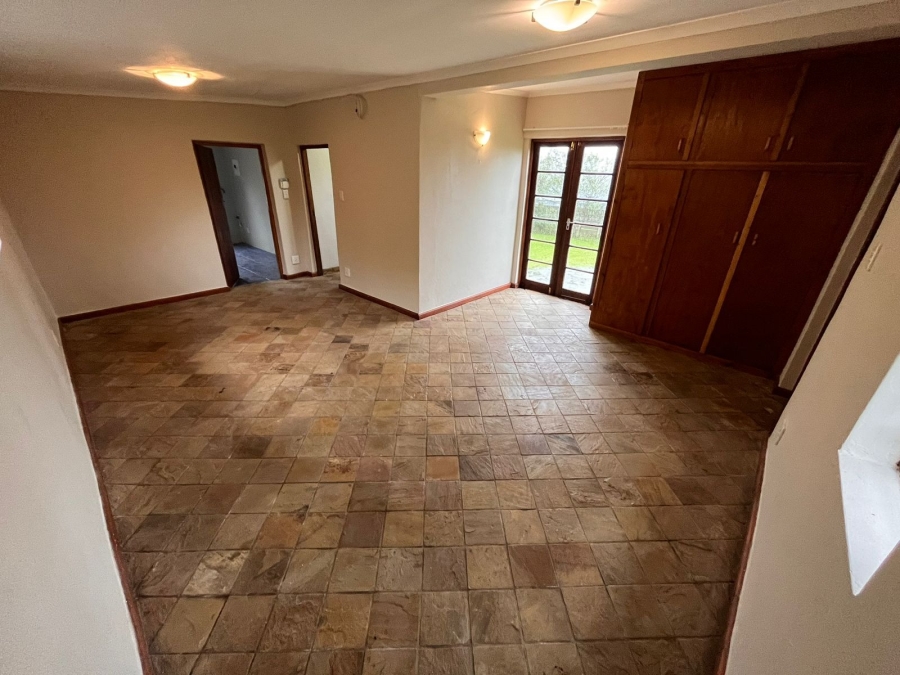 To Let 3 Bedroom Property for Rent in Sunrise On Sea Eastern Cape